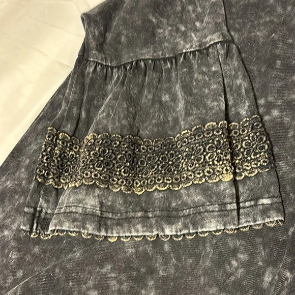 Umgee Mineral Washed Black Bell Sleeve Top - Picture 3 of 9